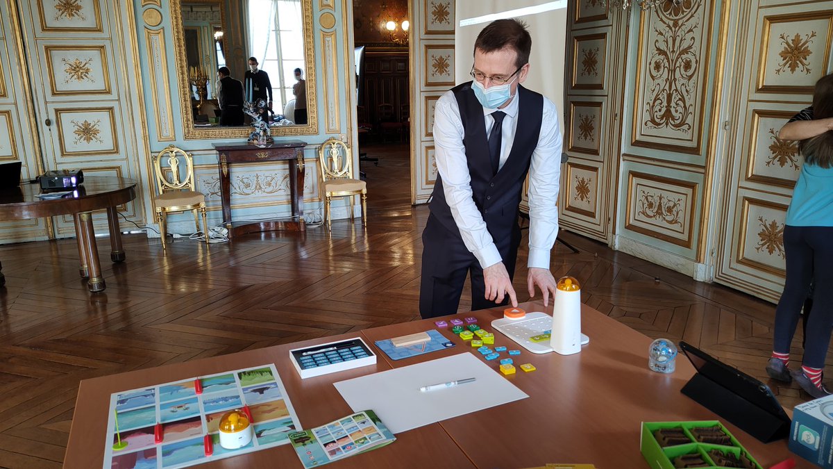 Ce matin, le learning Lab de la DSDEN14 <a href="/ac_normandie/">Académie de Normandie</a> s'installait en partie en CODIR de <a href="/Prefet14/">Préfet du Calvados</a> 
▶️Web TV
▶️ Robotique
▶️ Tablettes
#PlanDeRelance #projetsnumeriques