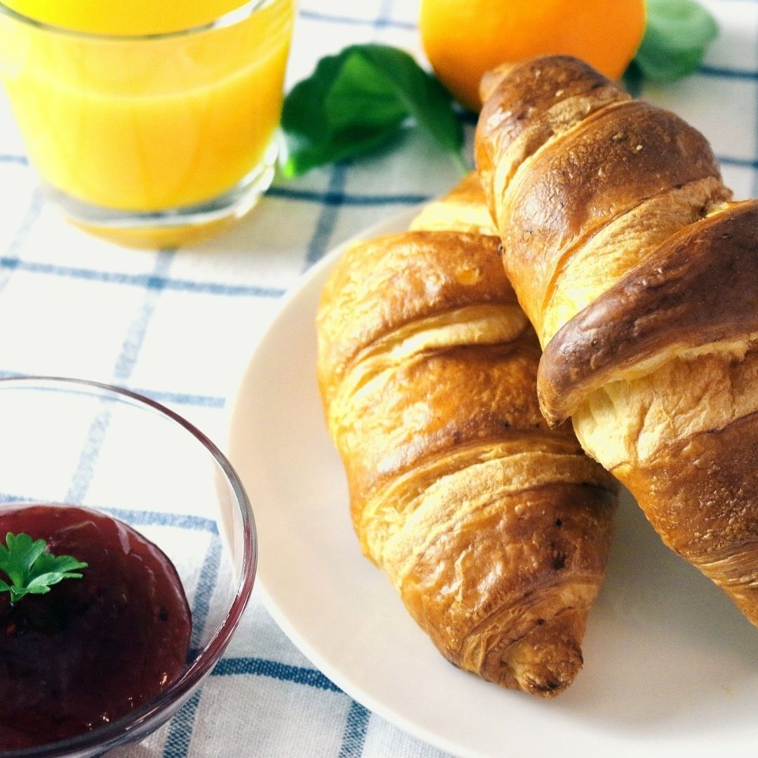 Onze zondagsbrunch TO GO is te bestellen via de link! We hebben ook een hele leuke kinder bunchbox dus je kunt met het hele gezin genieten 😃 hotelwolvega.nl/restaurant/val…