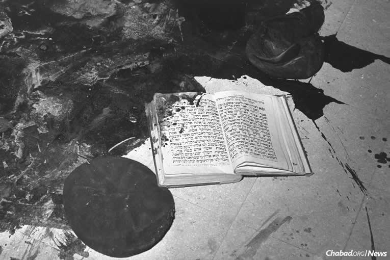 On Rosh Chodesh Iyar, in 1956, 3 terrorists entered a school in Kfar Chabad and murdered a teacher and 4 students, Simcha Zilbershtrom, 24, Nisim Assis, 13; Moshe Peretz, 14; Shlomo Mizrahi, 16; and Albert Edery, 14 HY"D. Today is their anniversary of passing.  #YomHaZikaron