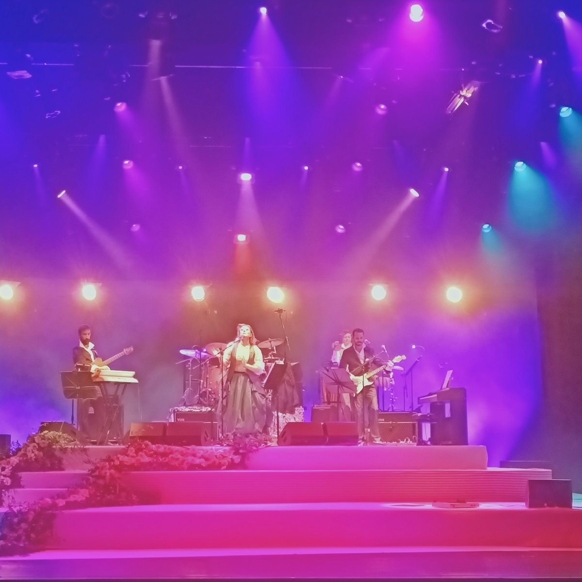 Lightdesinger's tweet image. #YeniProfilResmi