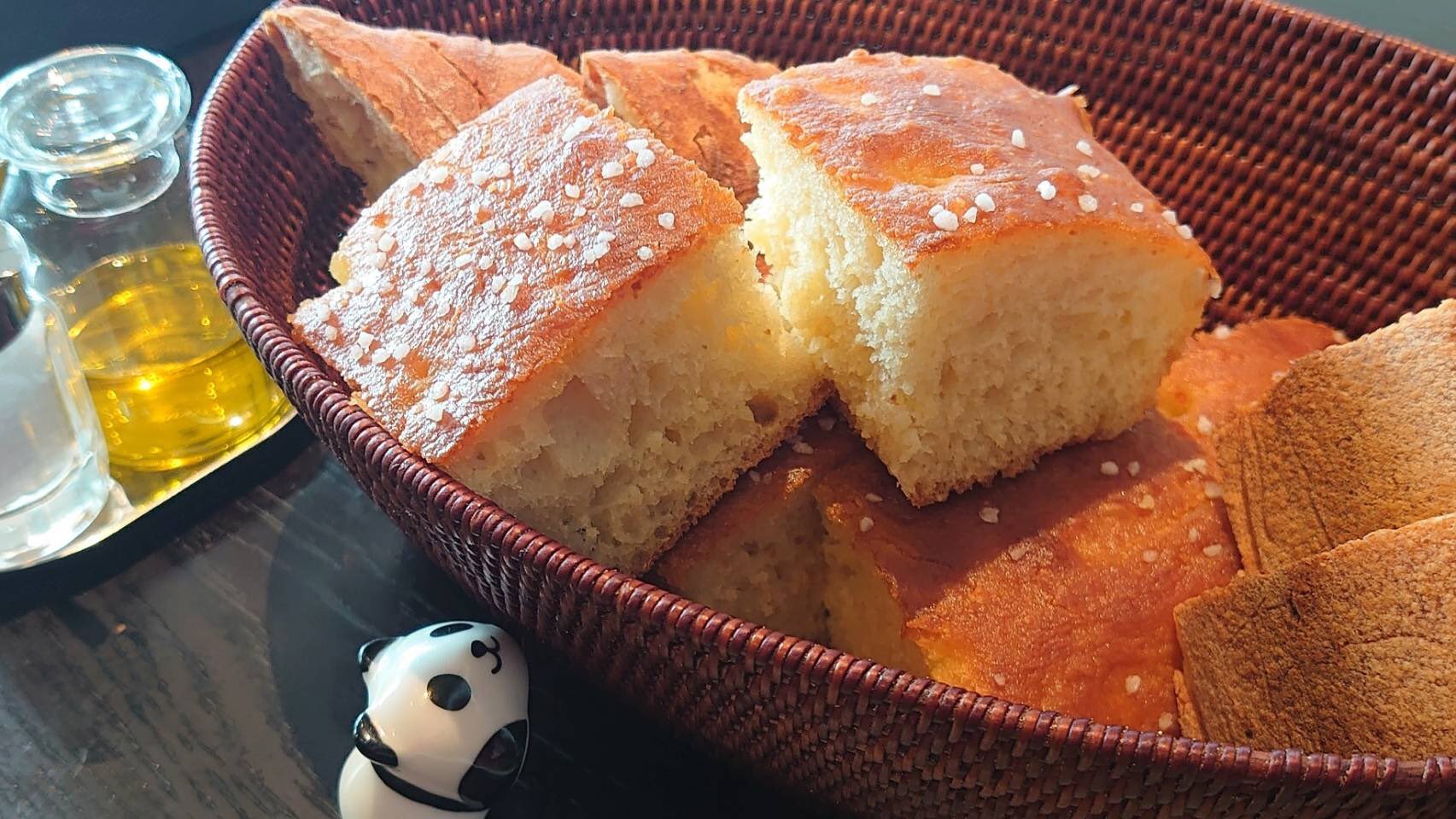 ゴリパン日記 関西グルメ情報 おはようゴリパン グランフロント大阪 パン食べ放題 ザシティベーカリー ここのフォカッチャ ゴリさんオススメです T Co Edzulu2jv7 メイン料理もたまりません 今日も笑顔で 大阪デート
