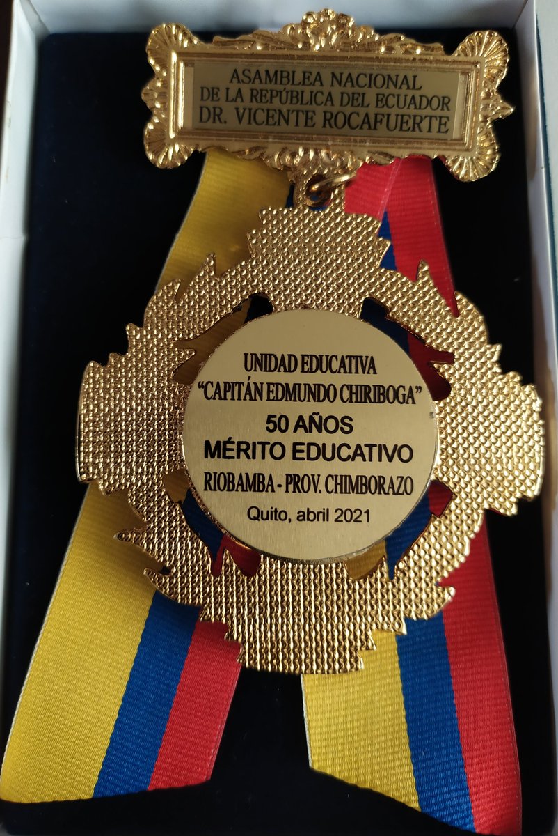 Dada la trayectoria de la U.E“Capitán Edmundo Chiriboga”, he conseguido la máxima condecoración Dr. Vicente Rocafuerte de la Asamblea Nacional del Ecuador, al cumplirse el QUINCUAGÉSIMO aniversario de la institución, por su trayectoria, trabajo mancomunado y vocación de servicio;