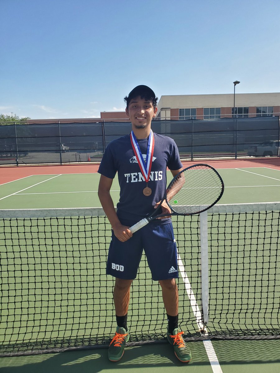 We ended our Varsity District Tournament last week and had Senior Angel Montiel finish 3rd in District!! Congrats on a great finish to your High School Career!! #BOD #FalconStrong #BeTheOne 🎾💪🏻🔵🔴⚪