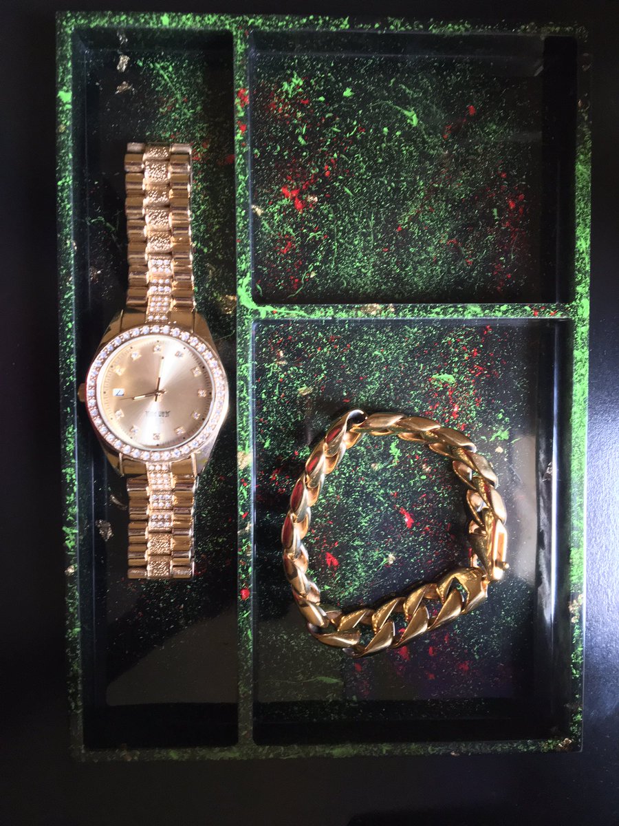 CreativesAspect's tweet image. Hey guys! I'm in the process of updating my website. Please feel free to reach out for custom pieces. I have more coming soon ‼️ 
#SmallBusiness #BlackOwned #epoxyresin #support #creative #resinart