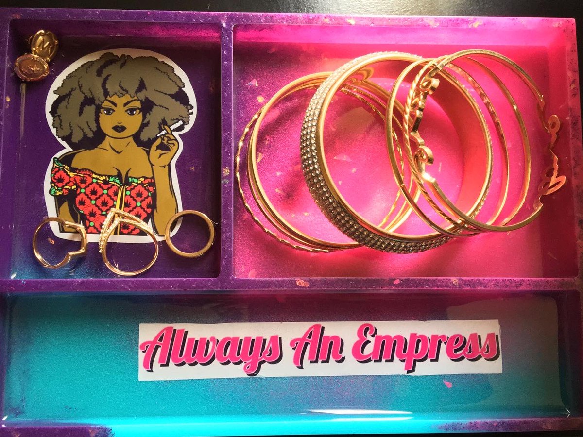 CreativesAspect's tweet image. Hey guys! I'm in the process of updating my website. Please feel free to reach out for custom pieces. I have more coming soon ‼️ 
#SmallBusiness #BlackOwned #epoxyresin #support #creative #resinart