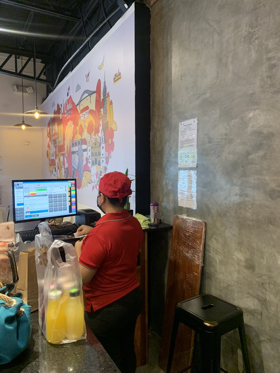 ragdollia's tweet photo. Este tweet se lo dedico al “anti Chela” crowd, porque la tienda nueva está bien surtida y nice 🧀 https://t.co/M5jQ0d2Uh2