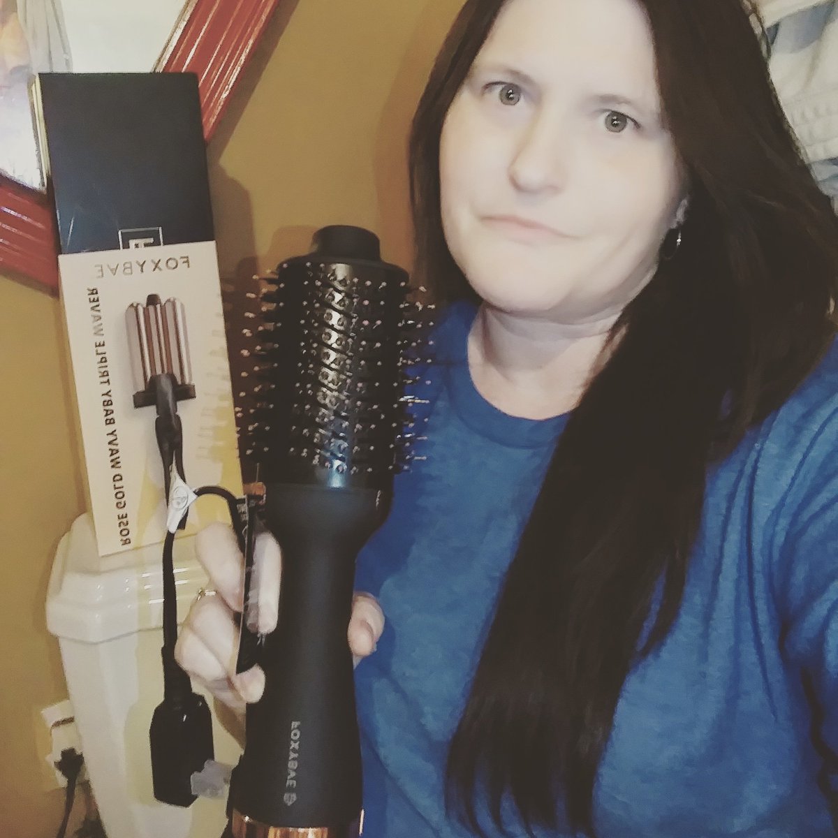 Crystal38019193's tweet image. #foxybae #foxybaehair #foxybaecurls #foxedup