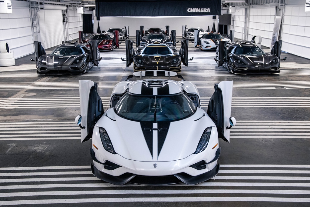 Koenigsegg Newport Beach on X: Ghost Squadron takeover. 👻 Regera, Agera  RS, CCX, what's your choice? 📸: @RickyVerdugo #Koenigsegg  #KoenigseggNewportBeach #KoenigseggNb #KoenigseggRegera #AgeraRS #Regera  #CCX #GhostSquadron  / X