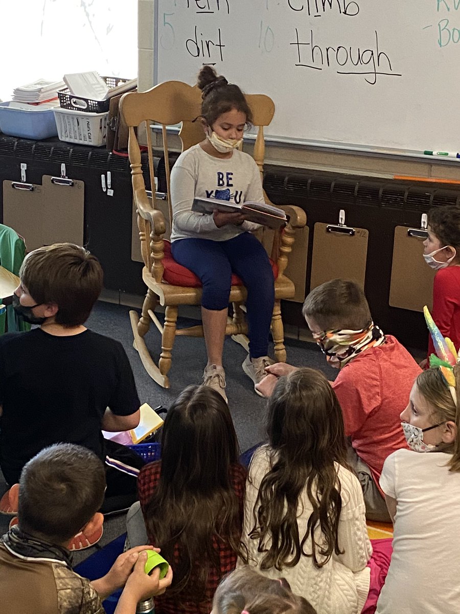 MrsSortorsclass's tweet photo. Two special guest readers in our room today. A second grade former student and one of our very own classmates read to us today! Great job! @MorrishDragons @swartz_creek https://t.co/2A7MDZWTDO