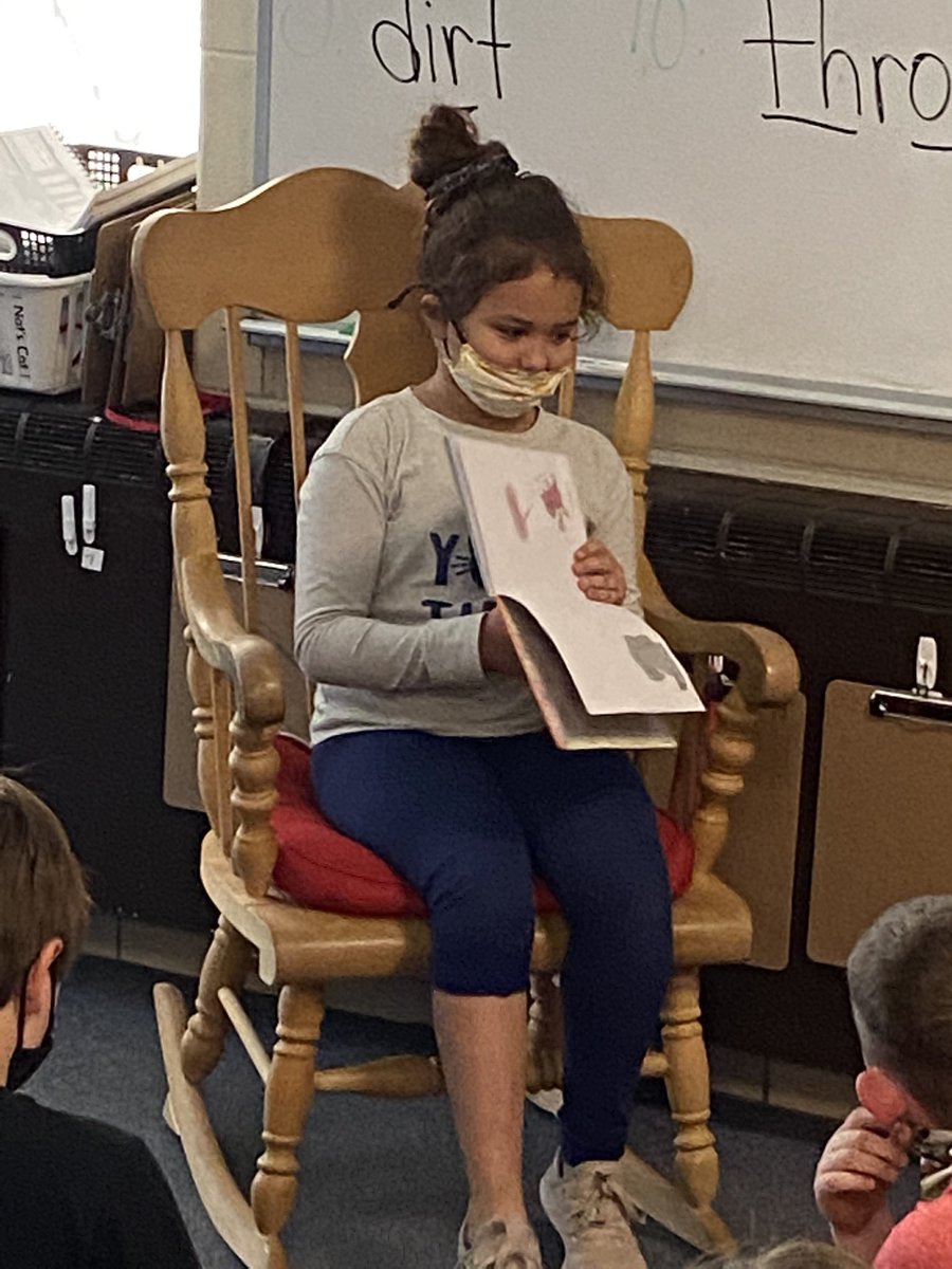 MrsSortorsclass's tweet photo. Two special guest readers in our room today. A second grade former student and one of our very own classmates read to us today! Great job! @MorrishDragons @swartz_creek https://t.co/2A7MDZWTDO