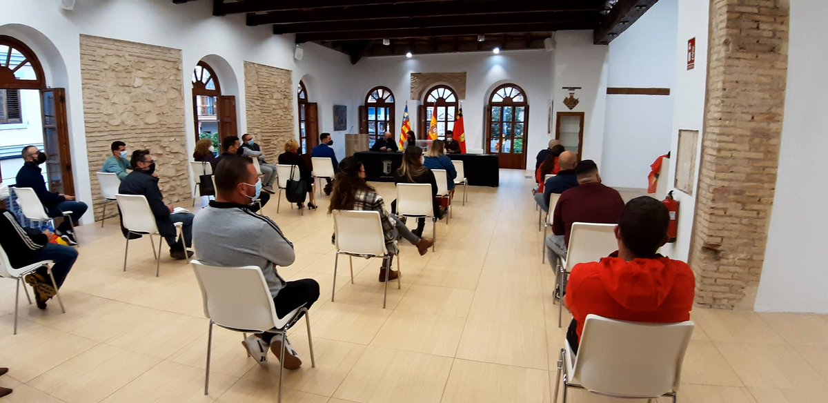 JLF_Paterna's tweet image. 📣📣 Hoy ha sido elegida como presidenta de la @JLF_Paterna 
Dña. Amparo Giménez Calatrava. 
Desde aquí le damos la enhorabuena y le deseamos una buena experiencia 📣📣
@AytoPaterna @ColomdOr