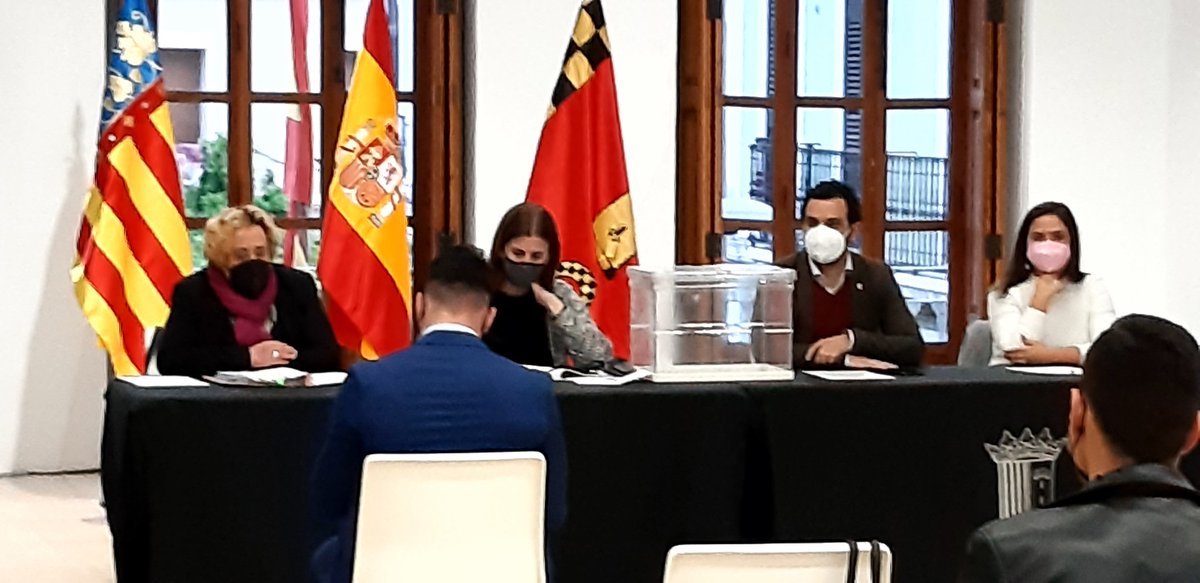 JLF_Paterna's tweet image. 📣📣 Hoy ha sido elegida como presidenta de la @JLF_Paterna 
Dña. Amparo Giménez Calatrava. 
Desde aquí le damos la enhorabuena y le deseamos una buena experiencia 📣📣
@AytoPaterna @ColomdOr