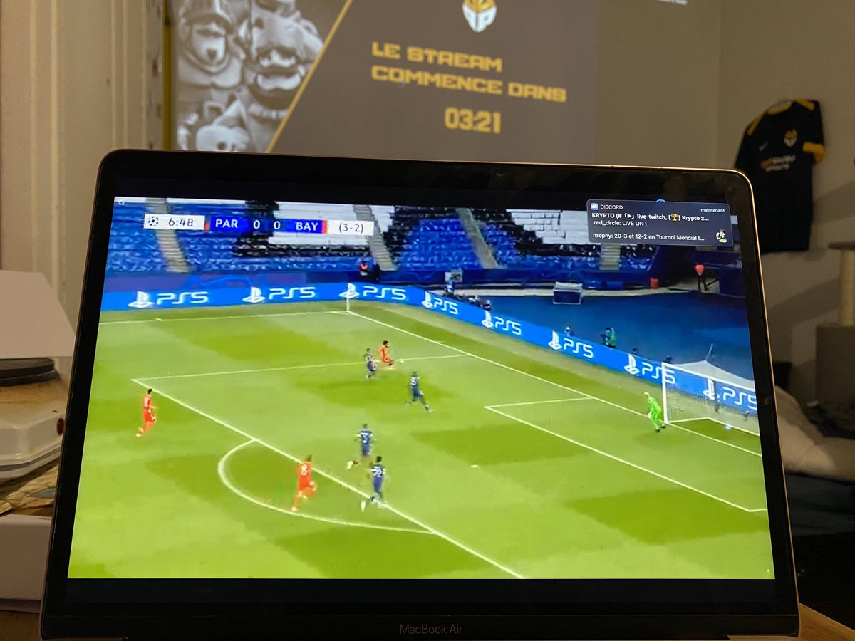 Ce soir c’est le live de <a href="/KRYPTO_CR/">KRYPTO | クリプト</a> et #PSGFCB 💙💛😘

Le live du frérot 💪🏽 : 
twitch.tv/krypto_cr