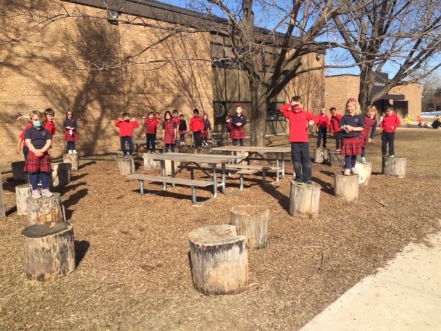 stodiliaschool's tweet image. Just a few short weeks ago our students were enjoying our outdoor classroom in the sunshine.  Today they are frolicking in the snow showers.  That's we call spring in Minnesota!
#mnspring #outdoorclassroom #stodilia