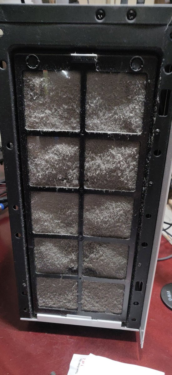 Kalam1ty_'s tweet photo. 💻Doing an actual cleaning of my PC probably for the 1st time ever. I'm embarrassed. 😳 https://t.co/3VwBzbpBiL