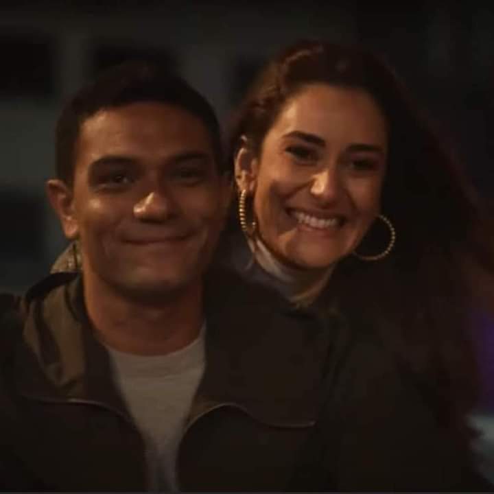 3mr_mo7sen's tweet image. I hope you find the one who stays with you until you are both grey and old .. ♥