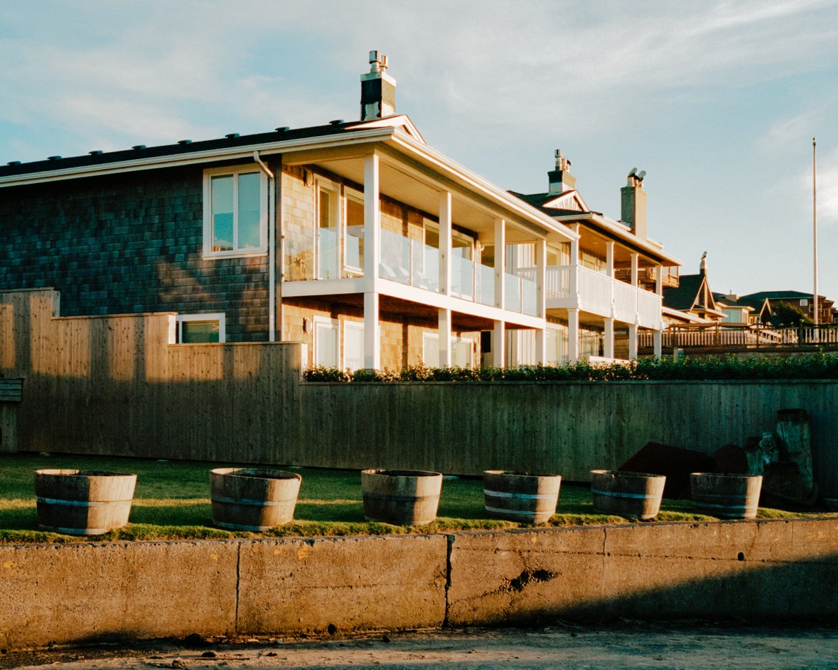photobyantho's tweet photo. coastal homes on 35mm https://t.co/lAUbjFkH9h