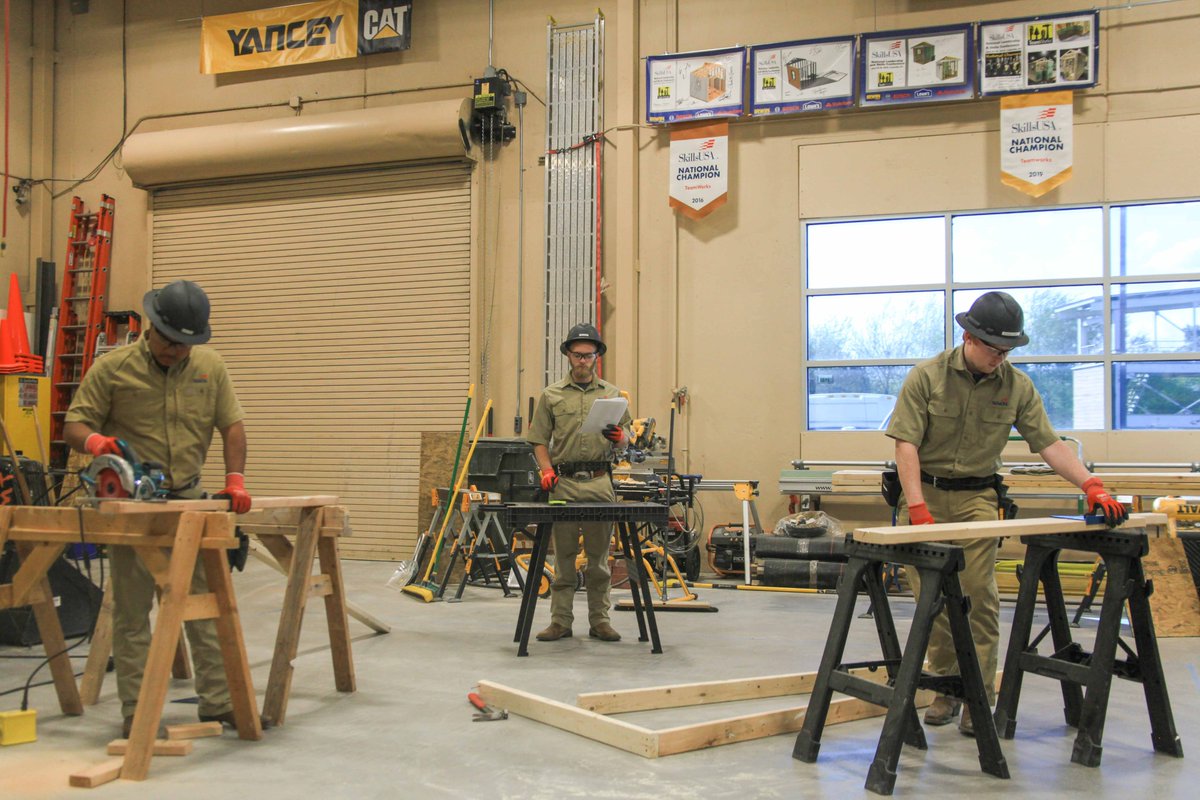 GeorgiaNTC's tweet photo. Nine GNTC Students Earn Medals at @skillsusagaps  
https://t.co/hJJ8CQZWTo

#GNTC #SkillsUSA #statecompetition #Skills #Leadership #Plumbing #Cabinetmaking #Automotive #TeamWorks #ConstructionManagement #ChapterOfExcellence #Essential #Standard #Career #Goals #Quality https://t.co/6n7jBuleps