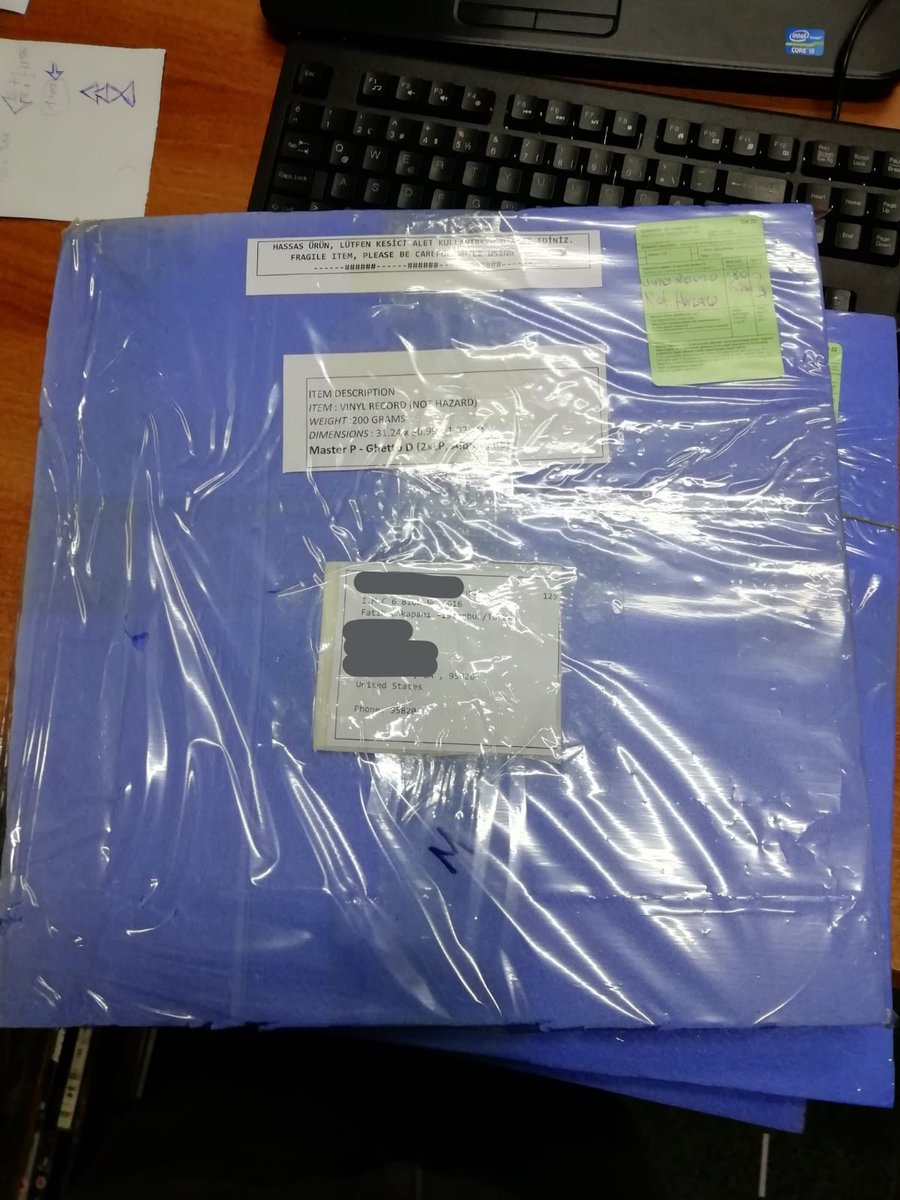 VDiscogs's tweet image. Today was a busy day :)

Many LP's Cd's shipped around the world... United States, Australia, Germany, United Kingdom....

All albums perfectly packed... We wish great moments to all customers :)