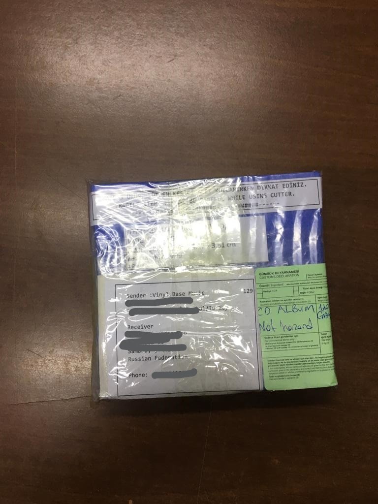 VDiscogs's tweet image. Today was a busy day :)

Many LP's Cd's shipped around the world... United States, Australia, Germany, United Kingdom....

All albums perfectly packed... We wish great moments to all customers :)