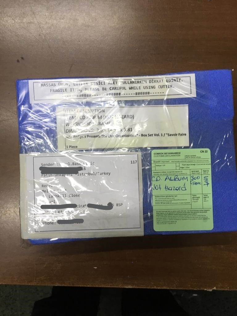 VDiscogs's tweet image. Today was a busy day :)

Many LP's Cd's shipped around the world... United States, Australia, Germany, United Kingdom....

All albums perfectly packed... We wish great moments to all customers :)