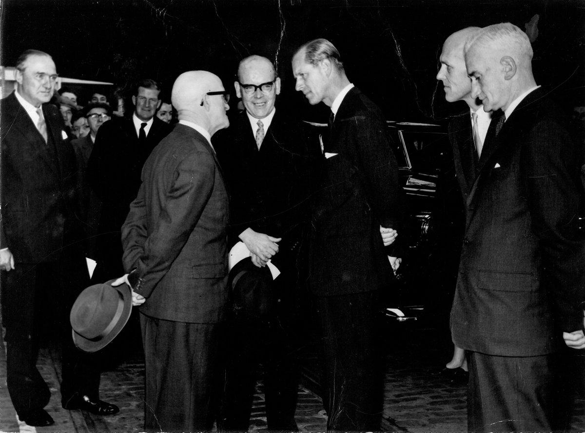 cartsburnbooks's tweet photo. Robert Sim, 5th Argyll & veteran of Gallipoli, meeting Duke of Edinburgh at Scotts 1961. Wonder if Philip knew what this man had been through #5argylls https://t.co/YDr7VLHLJX