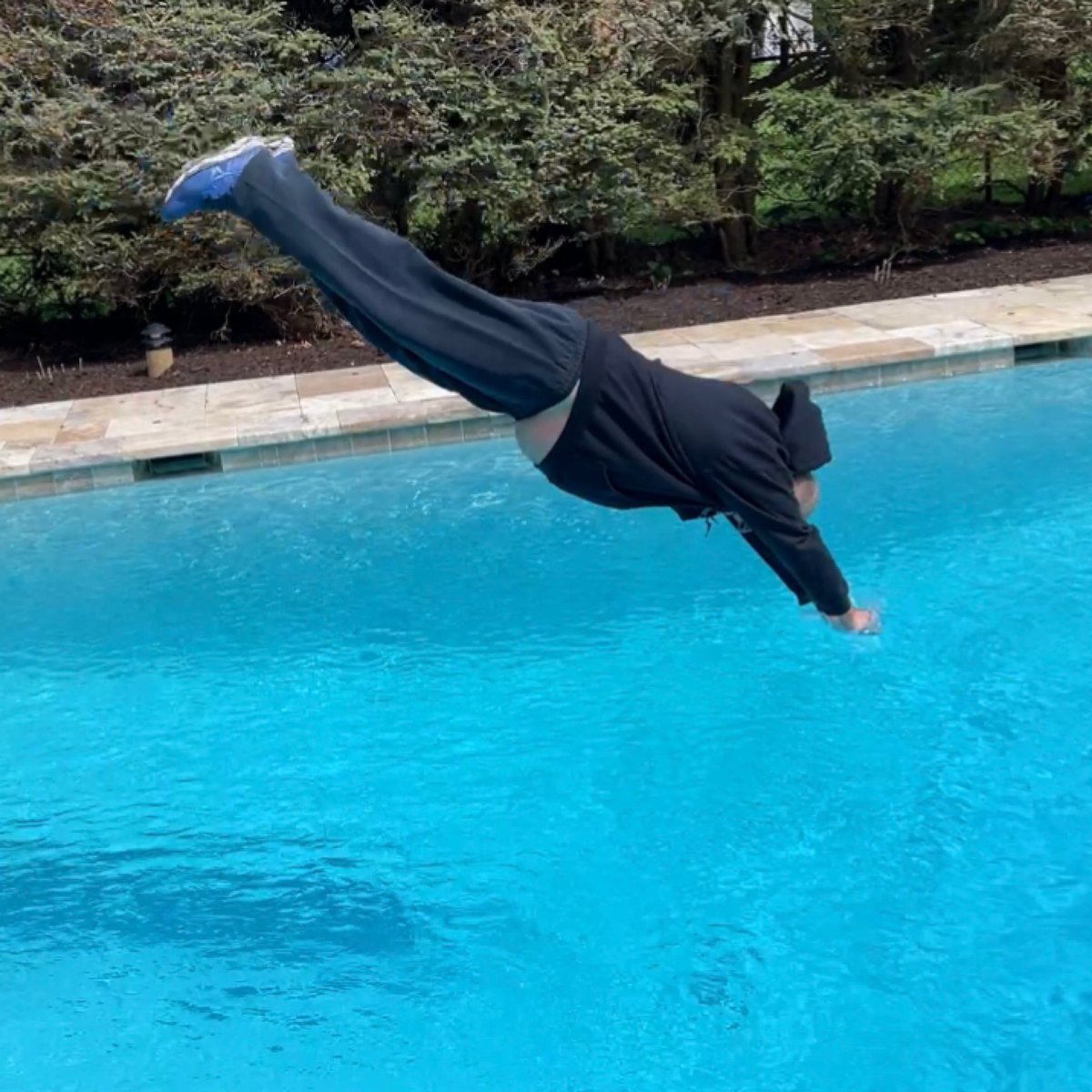 Men want to be me.

Women want to be with me.

Everyone wants to dive like me.

I am a living legend.