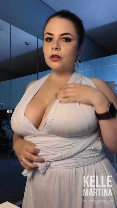 Worshipping me like the Goddess I am.  https://t.co/LMCA2MelmJ https://t.co/O9Zs1i4w3h