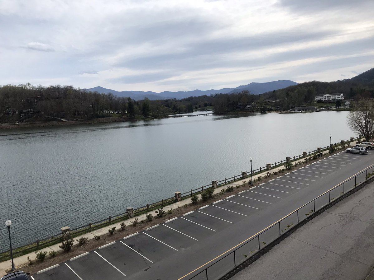 When in the vicinity of #LakeJunaluska in Haywood County, North Carolina, and you would like to dine outdoors with views like this and nice menu, check out the #LakesideBistro.
