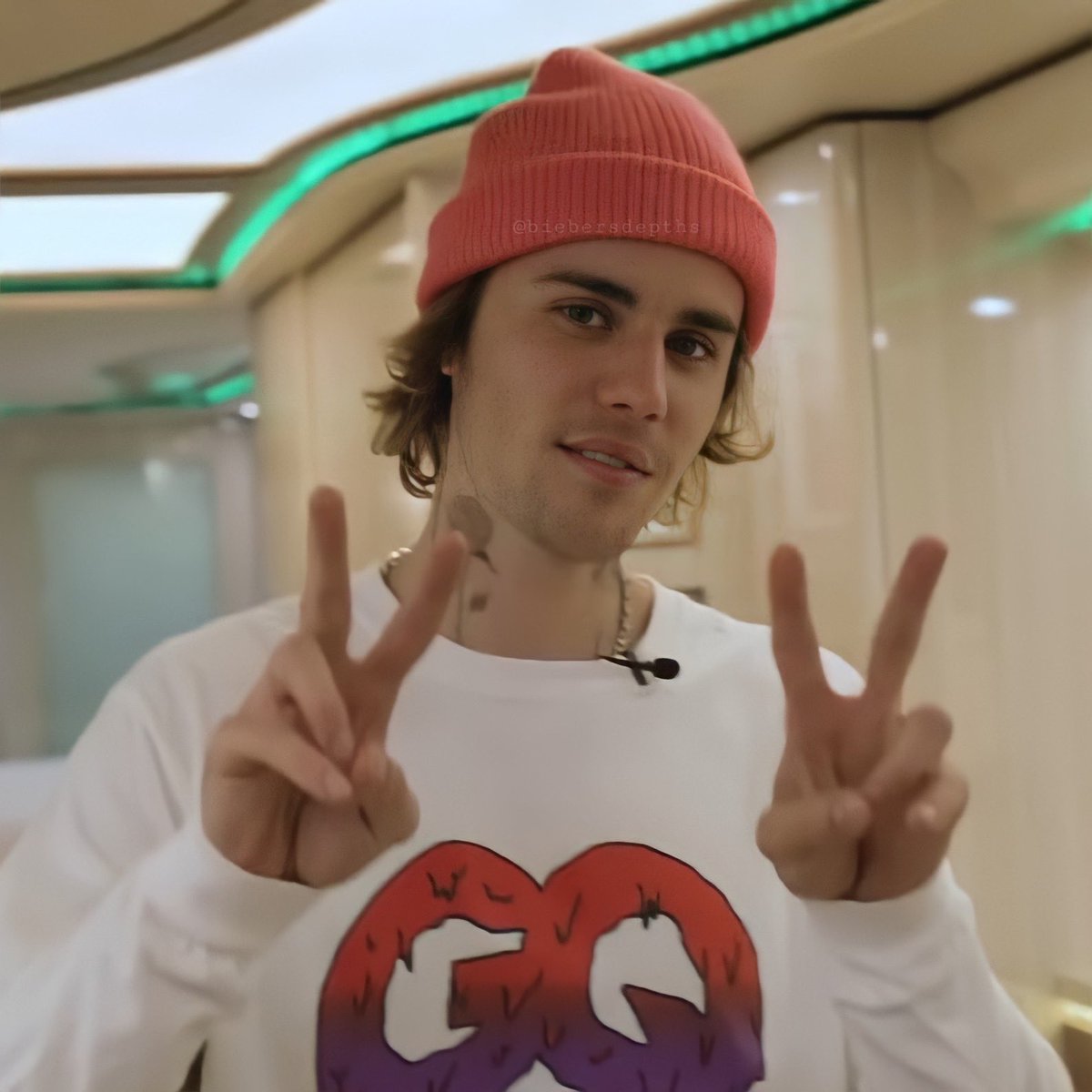 JUSTIN BIEBER IS THE CUTEST