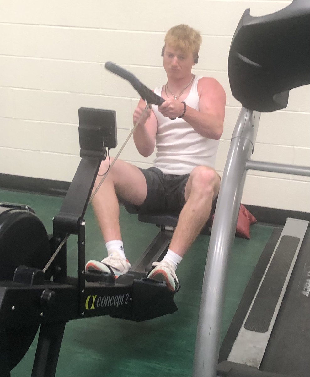 I always wondered how fishermen worked out in the weight room. Now I know. Guess this is why he wins tournaments lol