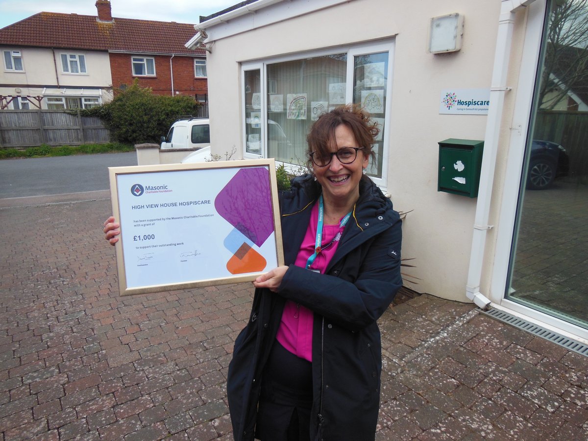 .<a href="/Hospiscare/">Hospiscare</a>’s High View Gardens given £1,000 by #Devonshire #Freemasons, through the Masonic Charitable Foundation <a href="/Masonic_Charity/">Masonic Charitable Foundation</a>. Read more 👉 pgldev.uk/3uM7QQD #Freemasonry #Community