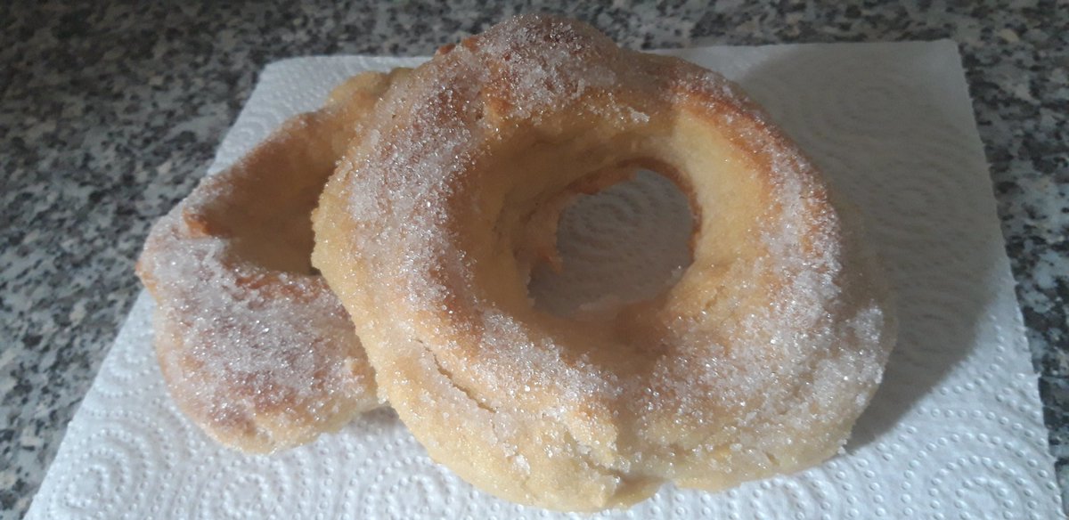 Para postre, desayuno, o merienda, con anís, moscatel, licor, chocolate, o sin, cómo quieras... #Feliz #cocina #QuedateEnCasa https://t.co/jyscDlmGID