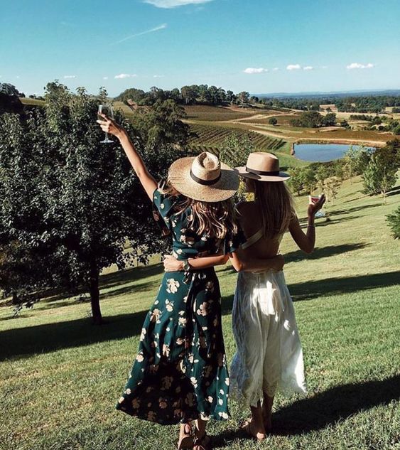 WineRacksMarcus's tweet photo. Wine tasting always makes for a good time! The last thing you want to worry about is your outfit. Here are some tips:
• Wear Comfortable Shoes
• A Blazer/Cute Jacket
• Go More Dressy
• Low Maintenance Hair
• Wear Chapstick
• Skip the Strong Perfume
• Wear a Pretty Print https://t.co/w5n1YanZds
