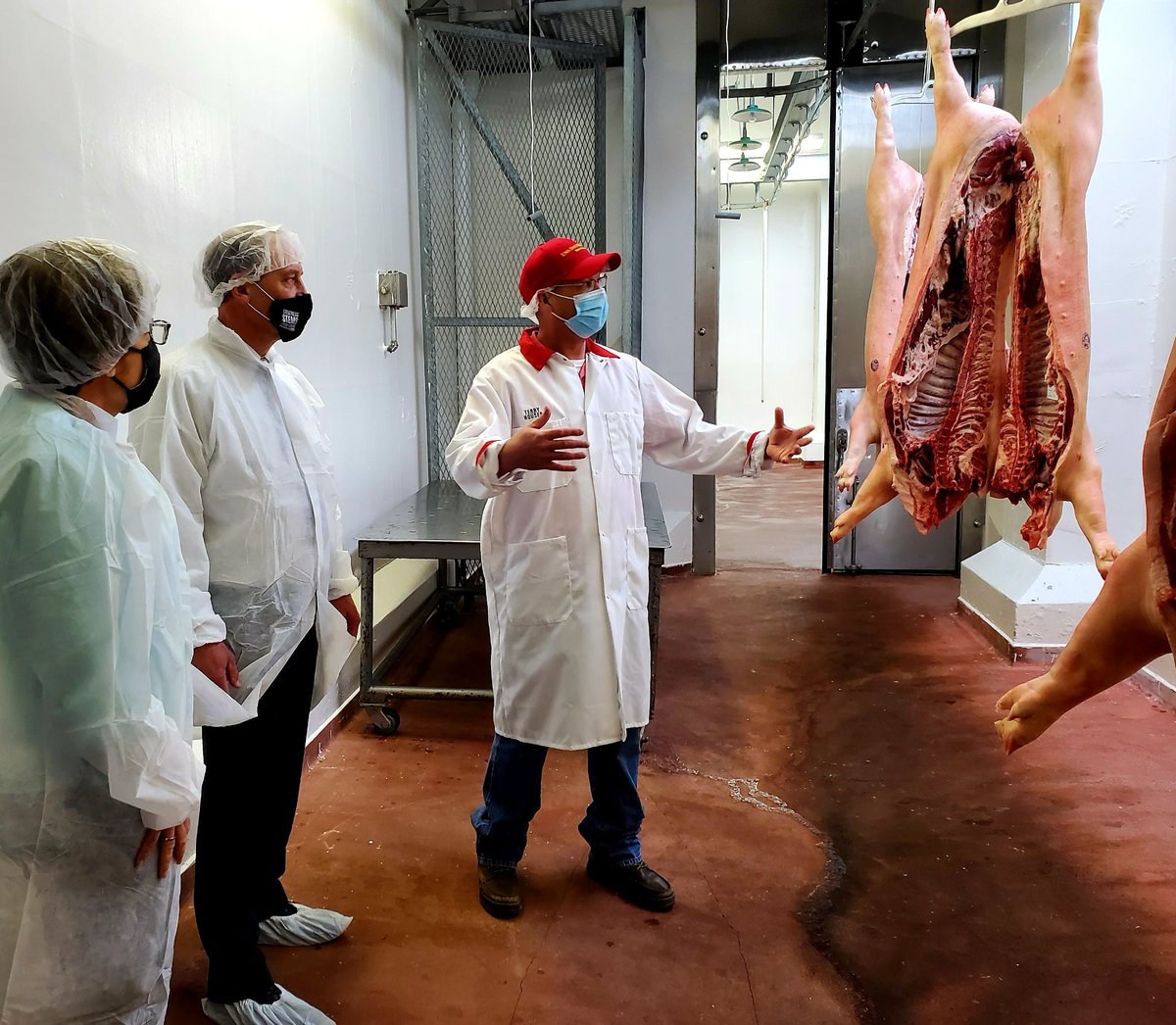 hort4cy's tweet photo. The Butchery Innovation and Revitalization bill, HF 857, passed the Iowa House unanimously this afternoon! It will help meat lockers build capacity and increase efficiency, and then increase opportunity for farmers and consumers. (it was the first bill I filed 🙂) #ialegis https://t.co/xDUpxfix8D