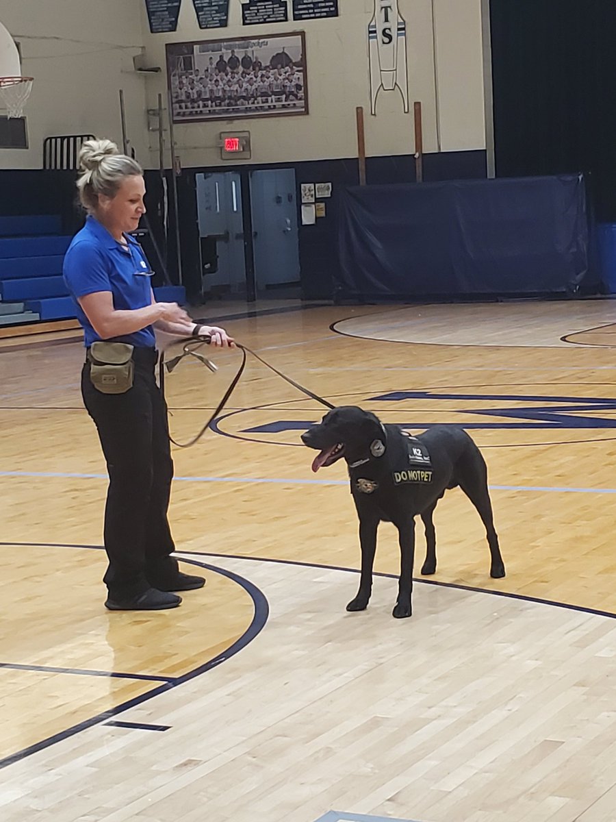 MCS_JMILLER's tweet photo. Robin Owens from K2 and Ragnar educate WMS faculty about detecting explosives during a faculty meeting.  #rocketpride #wearecity https://t.co/yLfzHt6NXW