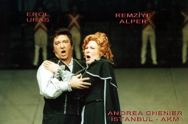 Türk Operası’nın gerçek değerlerinden, yaşamını bütünüyle mesleğine, sanata adamış çok önemli bir sanatçıyı, sevgili dostum, arkadaşım tenor Erol Uras’ı yitirdik. Sesiyle, yorumladığı eserlerle hep bizimle olacak.