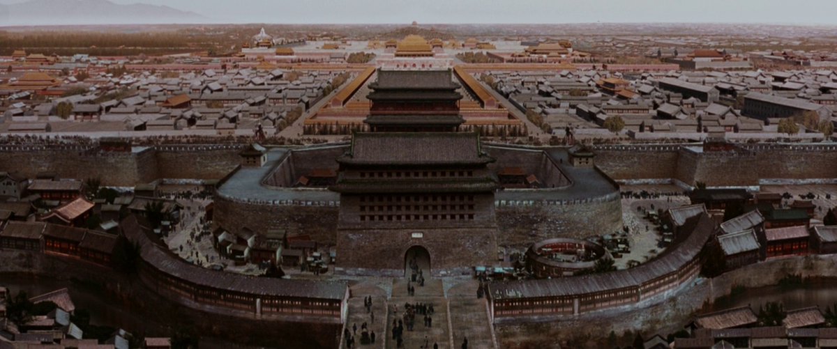 artonthescreen's tweet photo. from Crouching Tiger, Hidden Dragon (2000) #ArtOnTheScreen https://t.co/RRxIM0DjYf