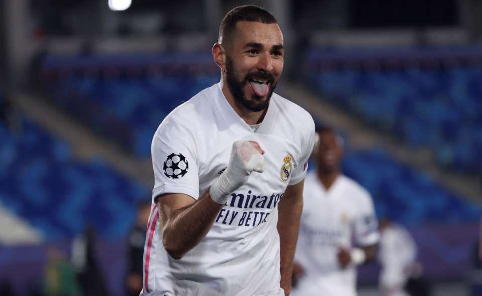 Si el Real Madrid SE CLASIFICA para semifinales de la Champions, vamos a sortear una camiseta a elegir por el ganador entre todos los que den RT a este tuit y sigan a <a href="/mundo_jerseys2/">Mundo Deportivo 📸</a> y a <a href="/MadridismoreaI/">Real Madrid Fans 🤍</a> 🚨

SORTEO INTERNACIONAL 🚨