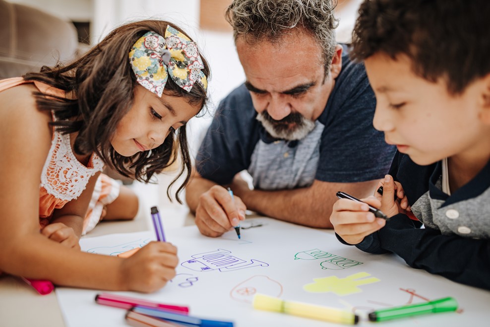 Looking for fun language activities to share with parents and caregivers? Download our 9 activities — developed with <a href="/REL_NEI/">REL Northeast & Islands</a> and <a href="/relnw/">REL Northwest</a> and available in English and Spanish — to support young students’ language development at home: ies.ed.gov/ncee/edlabs/re…