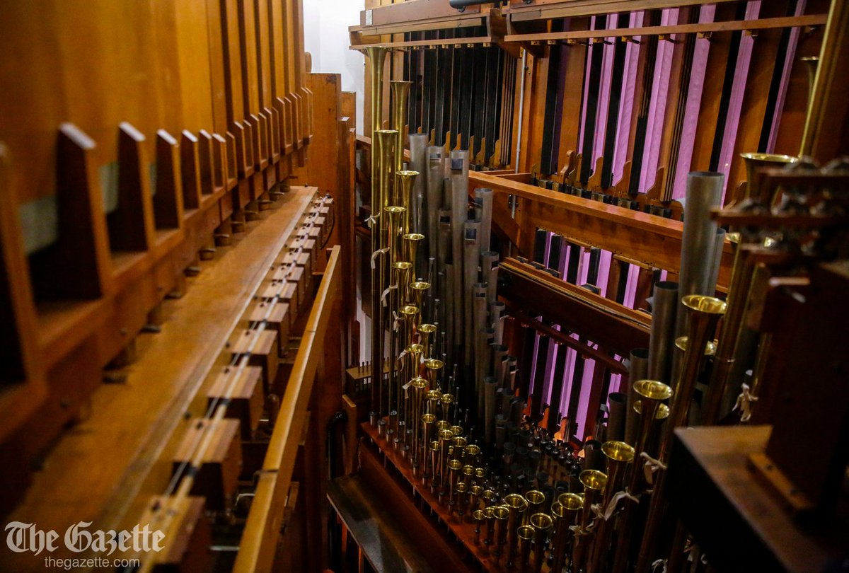 andy_abeyta's tweet photo. I didn't expect to be so drawn in by an organ but hearing Mark Herman rehearse on the Paramount’s Mighty Wurlitzer was such a treat last week. | More from @diananollen here: https://t.co/5vKWFM6FWs https://t.co/V6fCbLiIrv