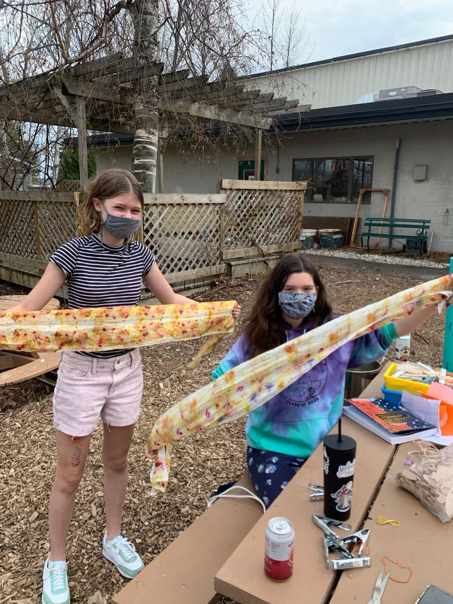Here's a look into one of our Tuesday afternoon MIAD (Mulitple Intelligence Art Domain) classes, Natural Dye. The students used a combination of marigold, cochineal, coreopsis, logwood, matter root, Himalayan rhubarb, and eucalyptus to buddle dye silk scarfs. #whypathfinder