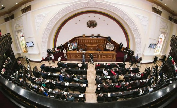 #EsNoticia | La <a href="/Asamblea_Ven/">Asamblea Nacional 🇻🇪</a> aprobó en primera discusión, la Ley Orgánica del Parlamento Comunal Nacional, para la luchar contra la corrupción y brindar el bienestar al pueblo, con una democracia participativa y protagónica. ¡Poder para el pueblo! 
#VictoriaPopularRebelde