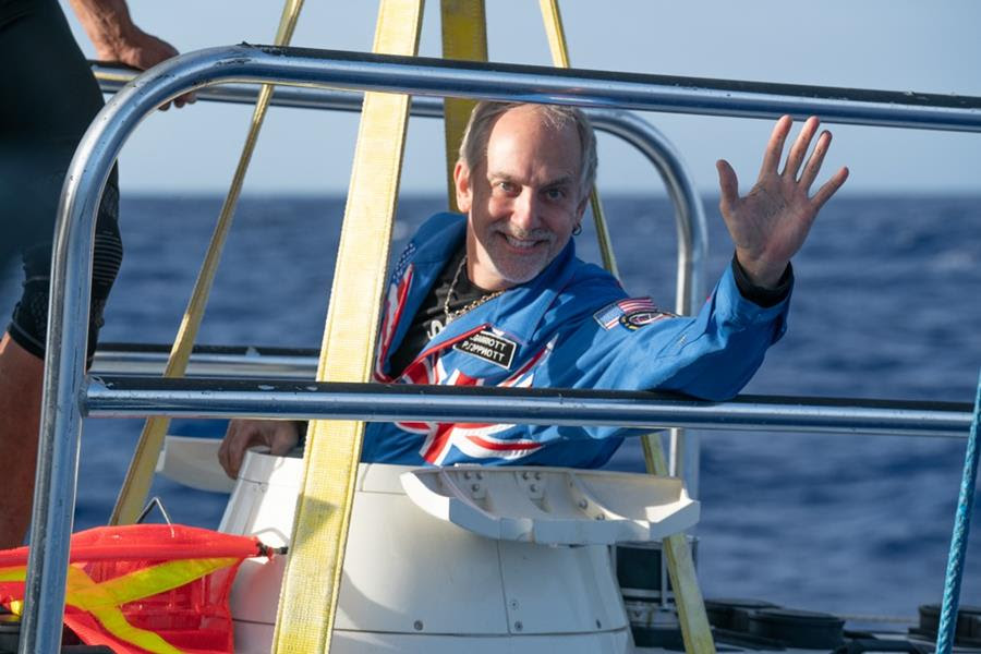 The Explorers Club (@explorersclub) on Twitter photo We're excited to announce that <a href="/RichardGarriott/">Richard Garriott</a> has been elected as the Club's 45th President.
For more on this exciting news, go to๐ bit.ly/2OJlAfx
#RichardGarriott #ExplorersClub We're excited to announce that <a href="/RichardGarriott/">Richard Garriott</a> has been elected as the Club's 45th President.
For more on this exciting news, go to๐ bit.ly/2OJlAfx
#RichardGarriott #ExplorersClub