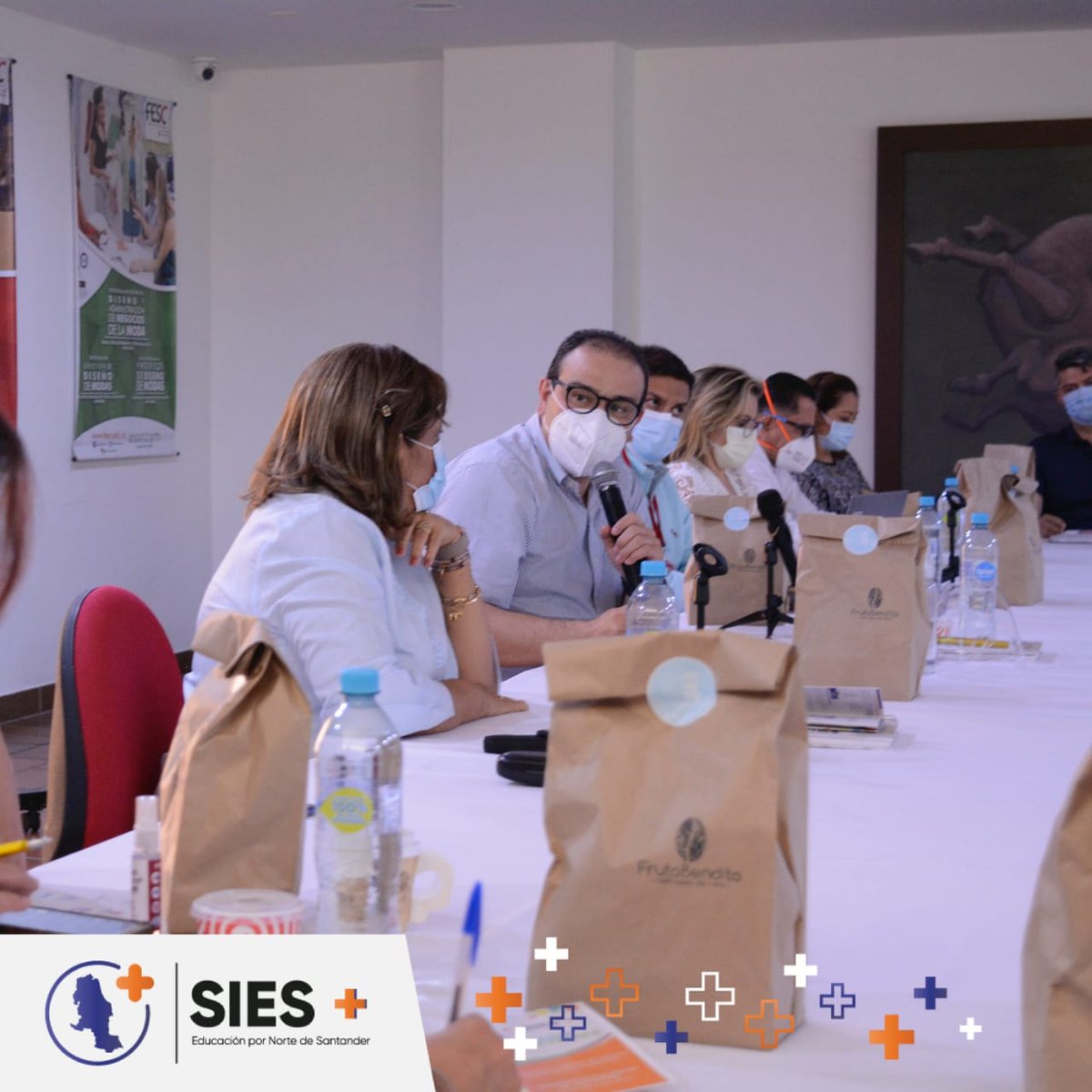 unisimoncucut's tweet photo. Continuamos articulando estrategias para el fortalecimiento académico de la región en un nuevo encuentro de rectores, directivos y representantes de la Alianza SIES+, con el acompañamiento de la @GoberNorte, la @EducacionDptal y la @CRCNorte. #UniversidadesSIESMAS https://t.co/FnkhQod7oG