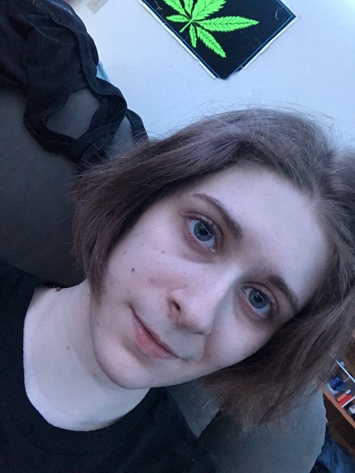 Sometimes whenever lots of change happens you gotta change yourself. 100% chopped my own hair for the<a href="/tag/newprofilepic"class="tags"><span>#newprofilepic</span></a>