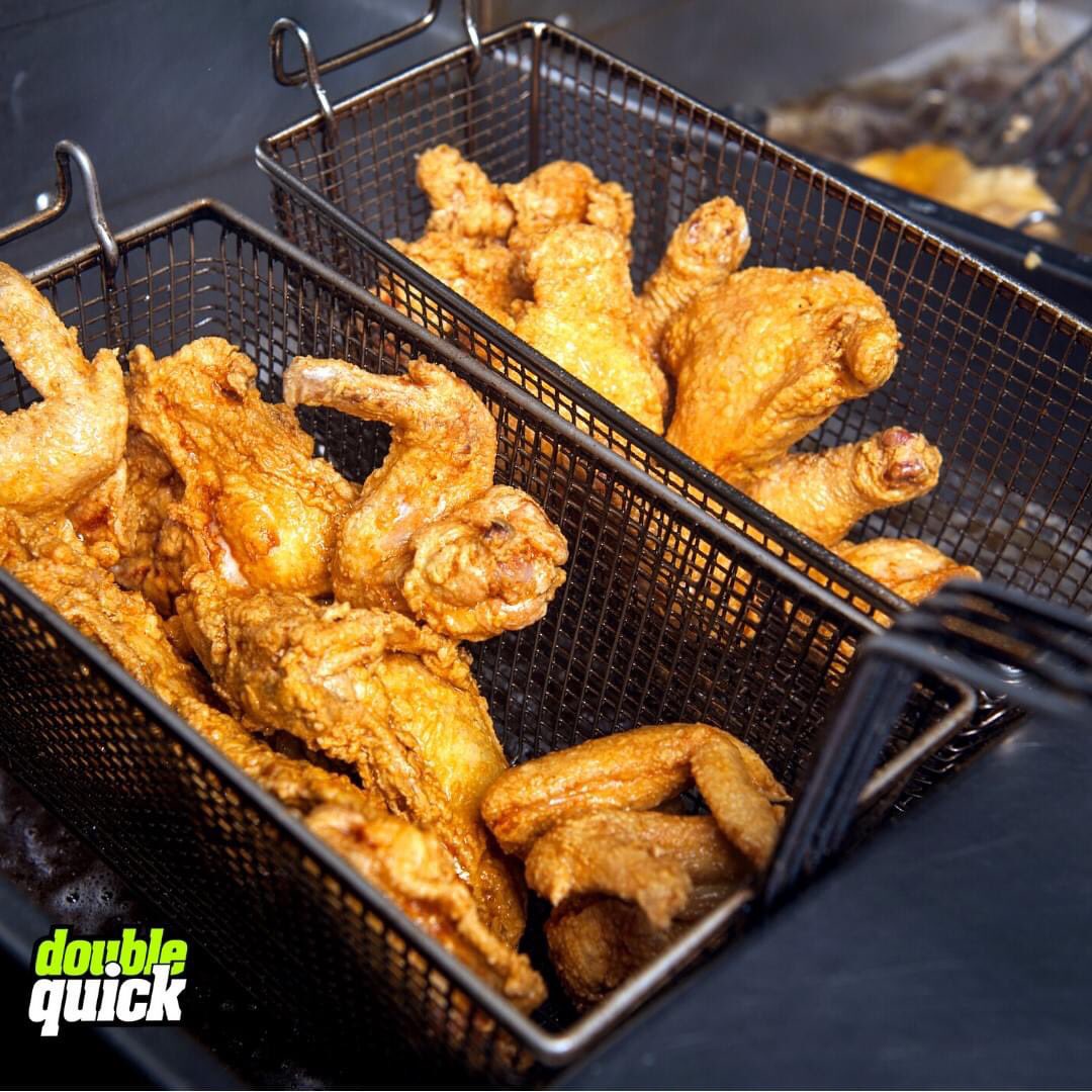 DoubleQuick_'s tweet image. Lookin' so fresh😋🍗
.
.
.
#hotncrispy #DoubleQuick #WeKeepYouMovin #chicken #friedchicken #foodgoals #foodie #fresh #mississppi #arkansas #foodphotography