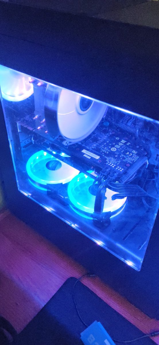 Nada, se me cayo el streaming, como no sea por los donuts que he instalado ya no sé que puede ser #BSOD #twitch #ggwindowsupdate