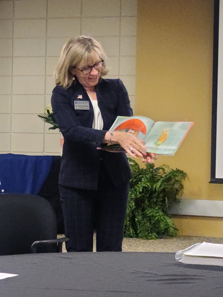 You know you're working with a great director when she brings a children's book to our @INPLI1 Mentor meeting! <a href="/MrsKellyAndrew2/">Kelly A. Andrews Ed. D.</a> #aleaderaftermyownheart