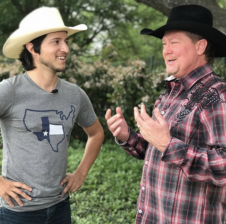 YOLO_TX's tweet photo. The BIGGEST crawfish festival is back &amp; it’s all going down April 16th-25th! #BigTXFun brings a carnival, entertainment, food, games &amp; live music to south Texas every year! You don’t wanna miss one of the BIGGEST family event of the year! 

👕: @texashumor 
#bigtexasfun #yolotx https://t.co/tTLpxPtVKu